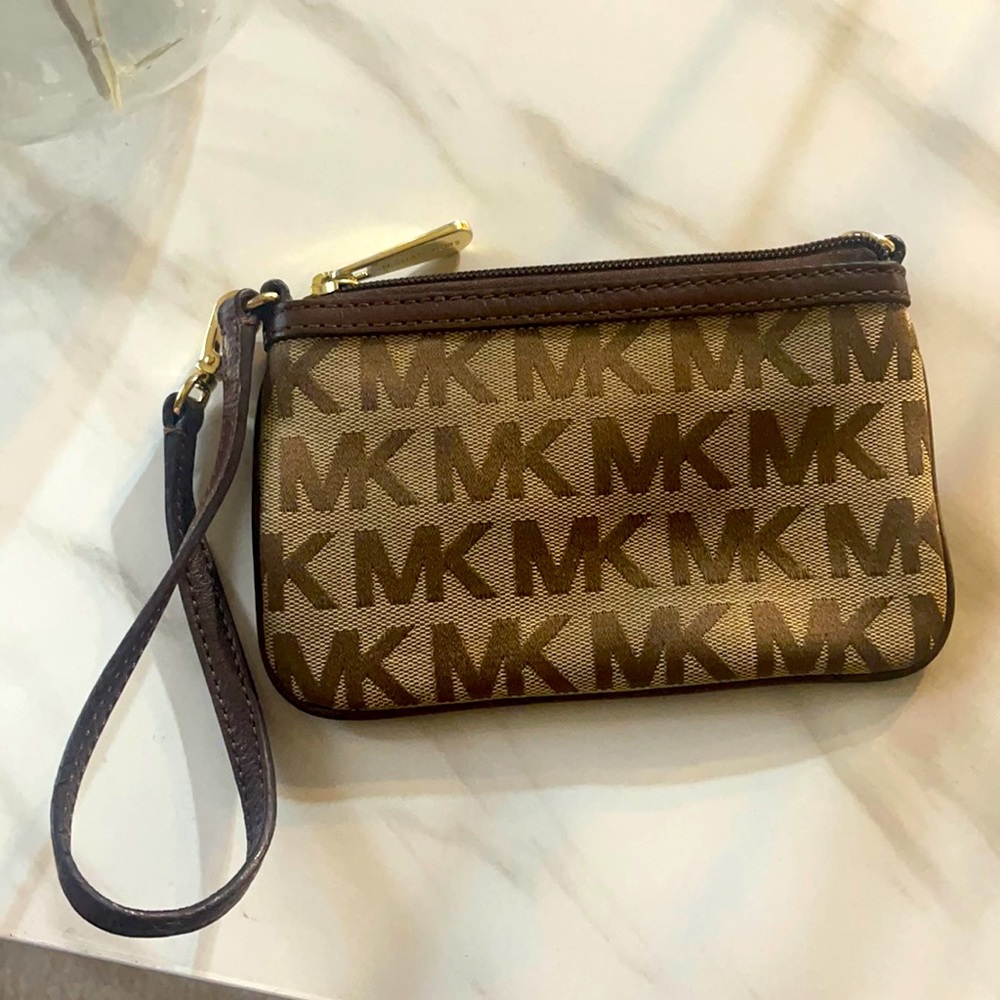 Michael Kors  wristlet